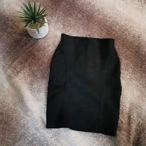 Guess skirt size medium
